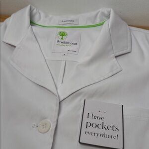 New | The white lab Coat | size L